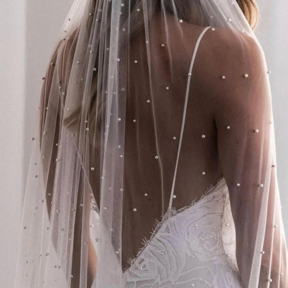 Waltz Length Pearl Beaded Tulle Veil with Comb – 59” (150cm) - Picture 2 of 8